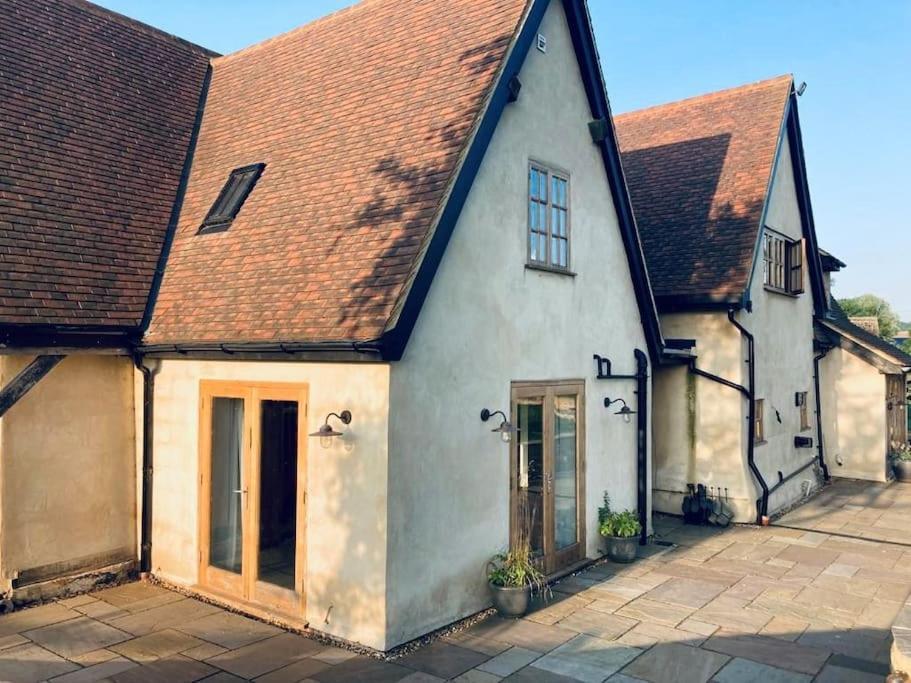2 Beds & Living In Our Idyllic Country Cottage Bedford Exterior photo