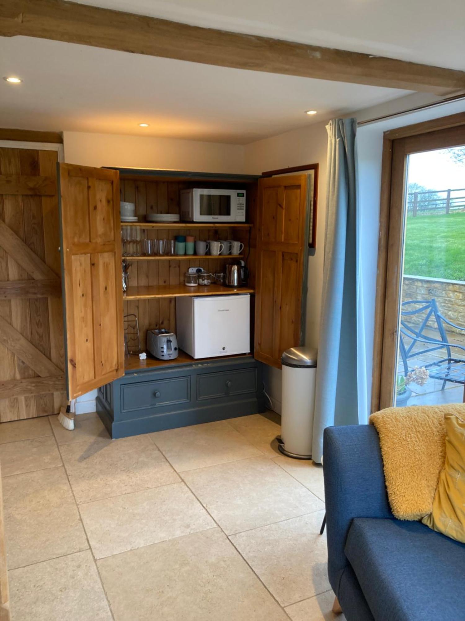 2 Beds & Living In Our Idyllic Country Cottage Bedford Exterior photo